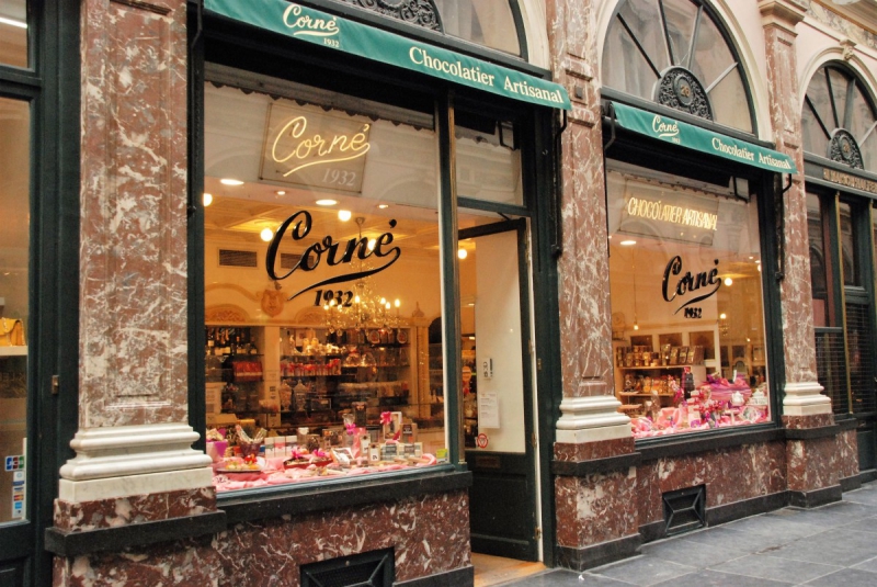 ecommerce-ESCRAGNOLLES-min_chocolate_chocolaterie_shop_luxury_chic_gallery_brussels_belgium-558146